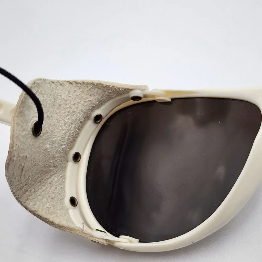 Vintage Unisex‎ Pre-Owned Mountaineering Sunglasses Made in France (Read)